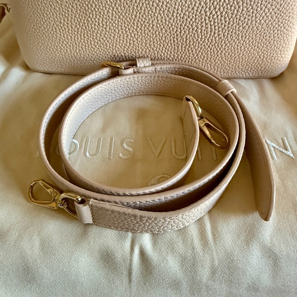 Louis Vuitton Capucines BB Flower Handle - Picture 12 of 12